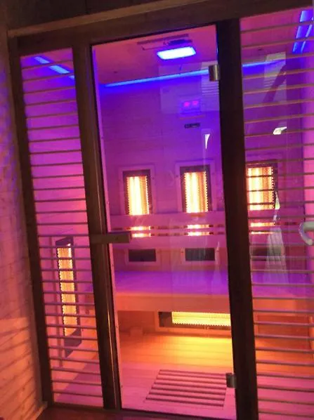 Saint-Sauveur-en-Rue Maison Avec Piscine Couverte 8 Chambres 22 Personnes Au Coeur De La Nature 0*,  צרפת