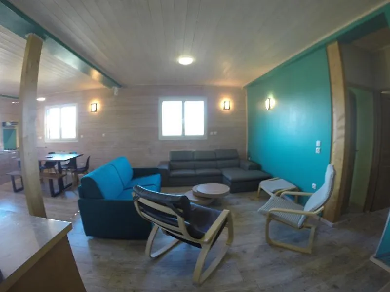 בית נופש Saint-Sauveur-en-Rue Maison Avec Piscine Couverte 8 Chambres 22 Personnes Au Coeur De La Nature צרפת